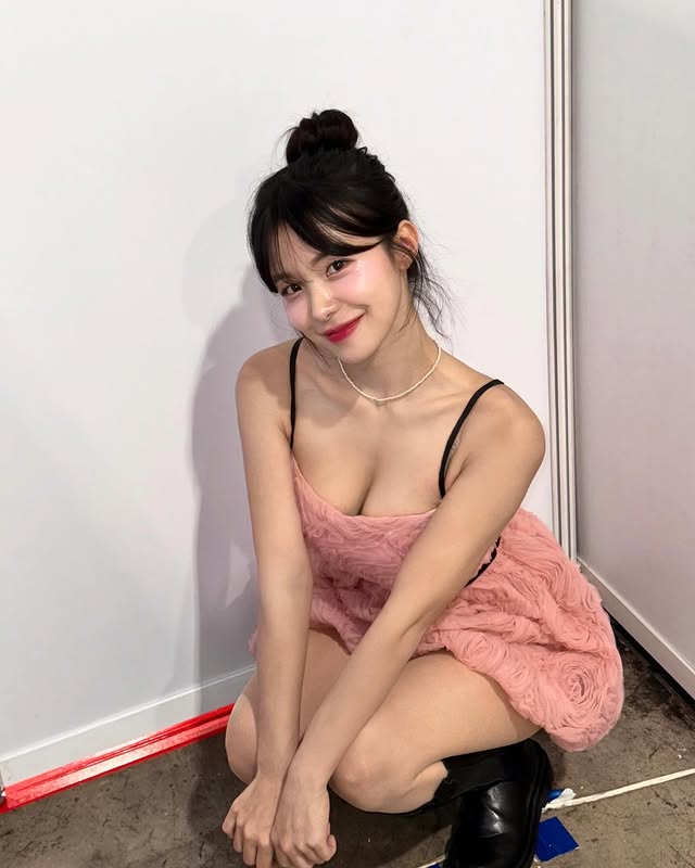 Korean Rallye Goddess Lee Doyle Charming the Sky! shower clay film super sucking, cold shooting needles are also super engaged!-第1章-图片3