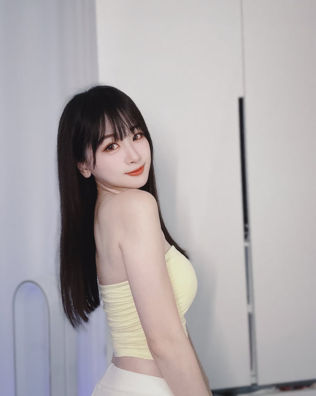 「薇薇」 姣好身材又白又嫩 完美到犯規  IG推特美女-第1章-图片5