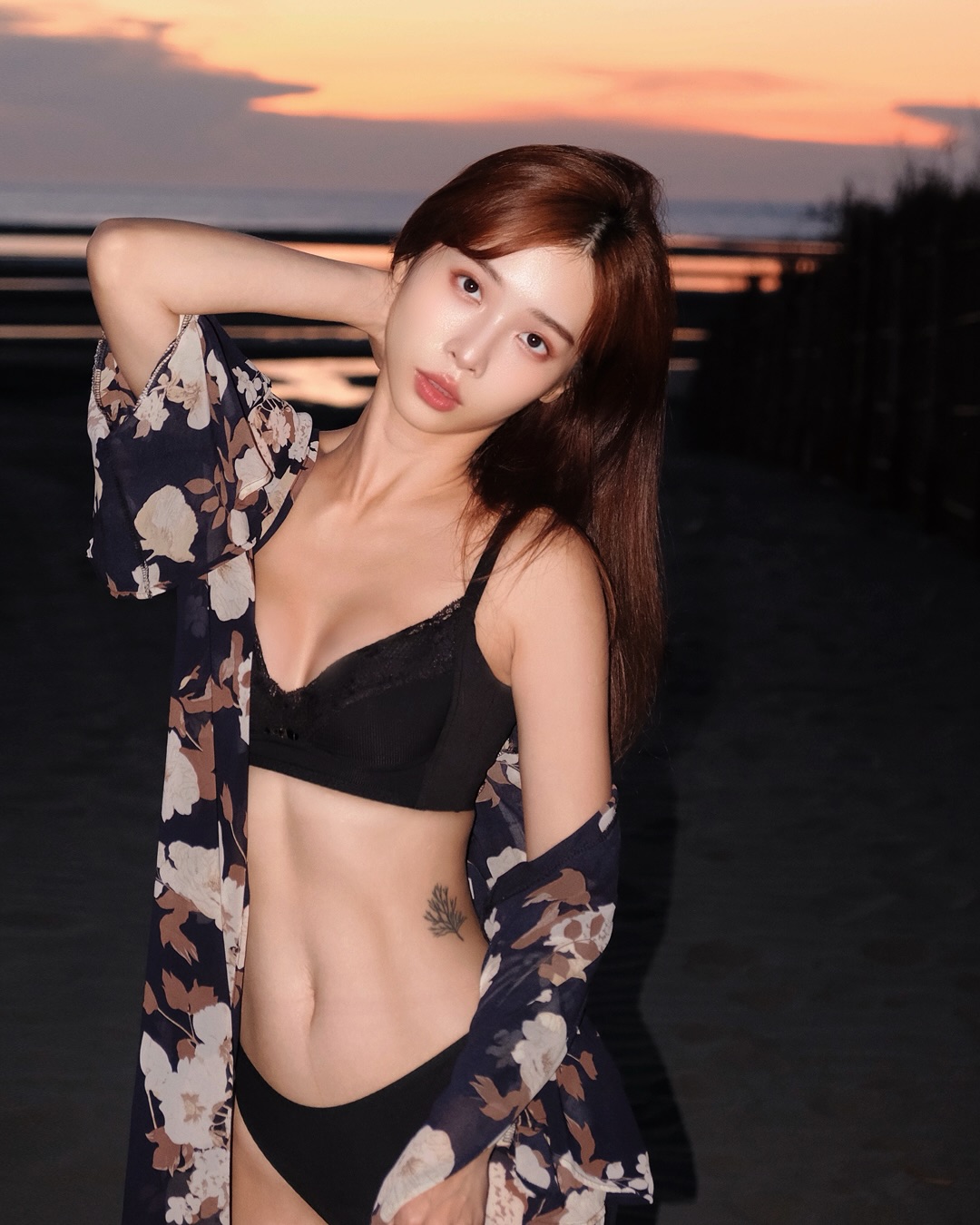 「邱書書」甜美臉龐 水靈大眼超級吸睛  IG推特美女-第1章-图片2