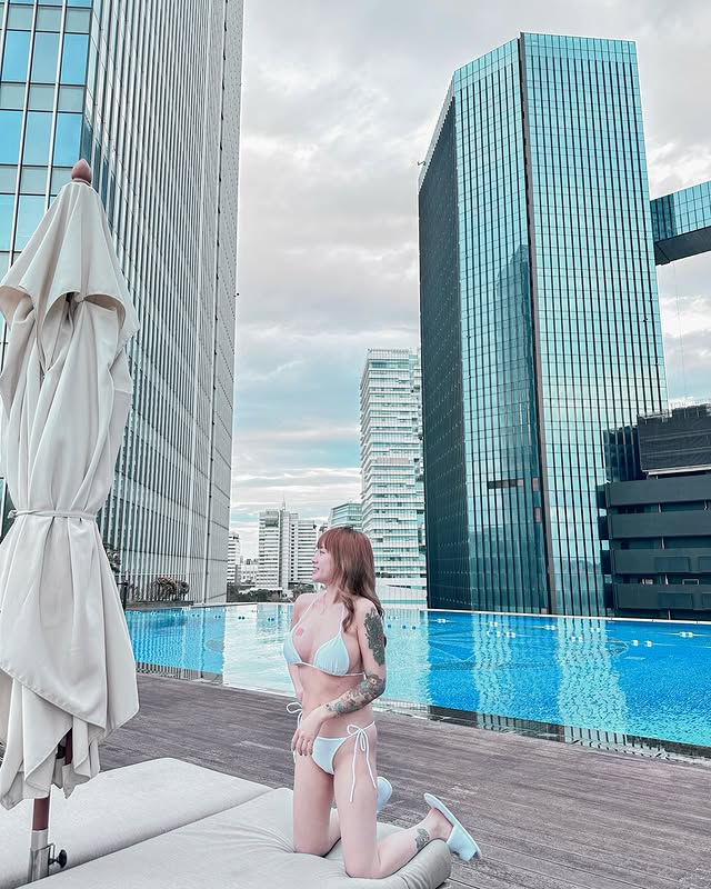 爆笑！高雄黑絲襪OL遭「兩雞夾擊」 網友笑翻：雞不可失！  IG推特美女-第1章-图片8